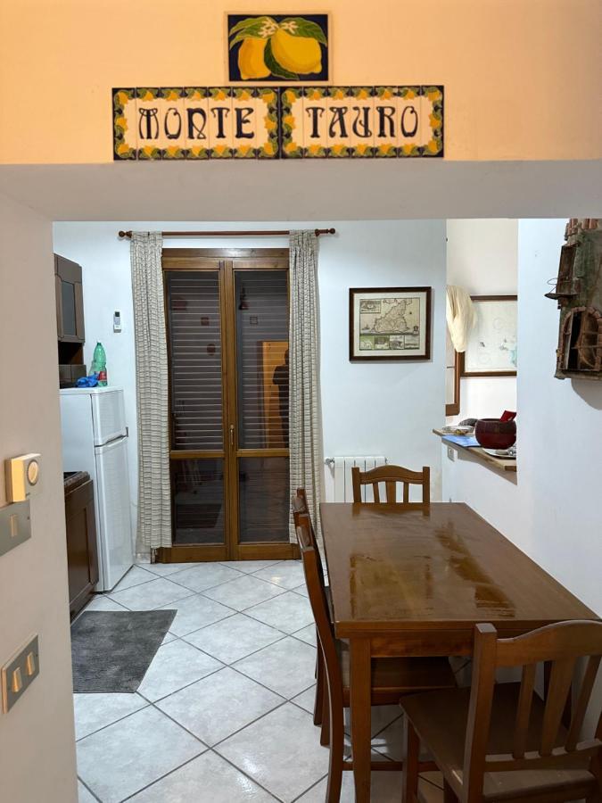 Monte Tauro Apartment Taormina Exteriör bild